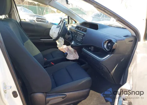 2016 Toyota Prius C Two z USA, uszkodzony, nr VIN JTDKDTB30G1136932